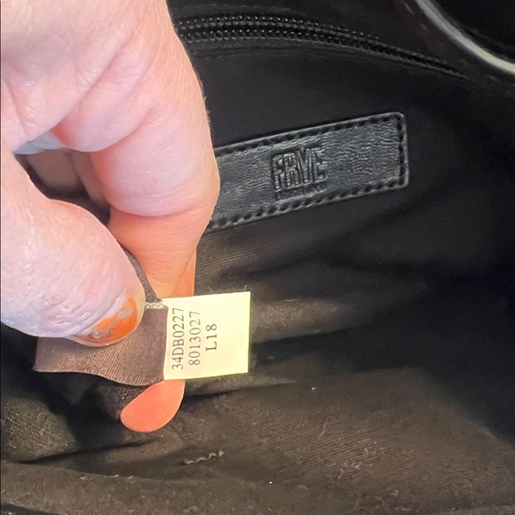 🛑 1 hour sale. Frye Black Leather Shoulder Bag - Picture 11 of 14